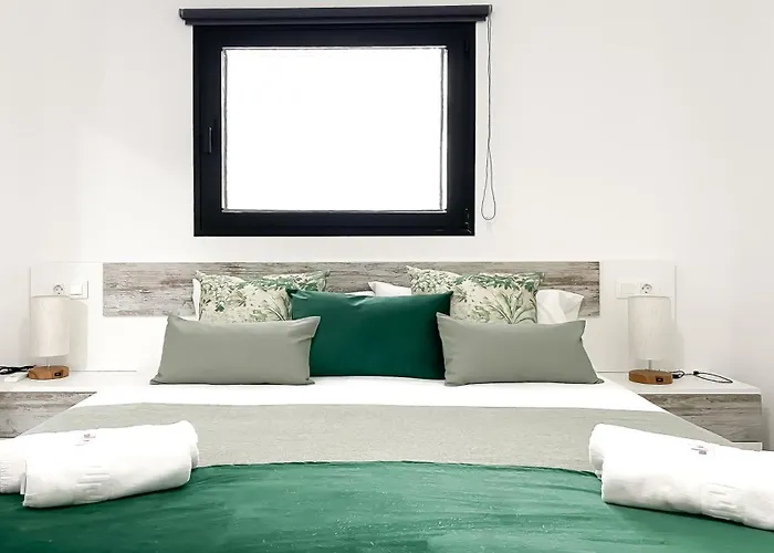 Urban Loft Anzuelo * קורלחו